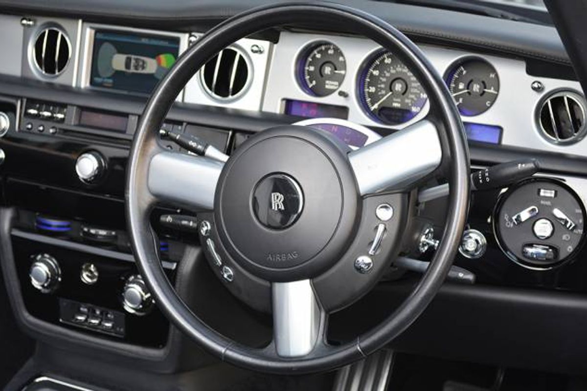 ROLLS-ROYCE PHANTOM DROPHEAD COUPE 2dr Auto