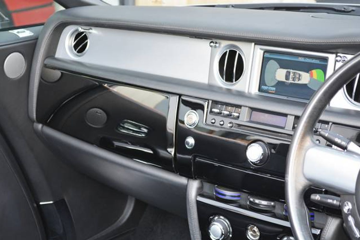ROLLS-ROYCE PHANTOM DROPHEAD COUPE 2dr Auto