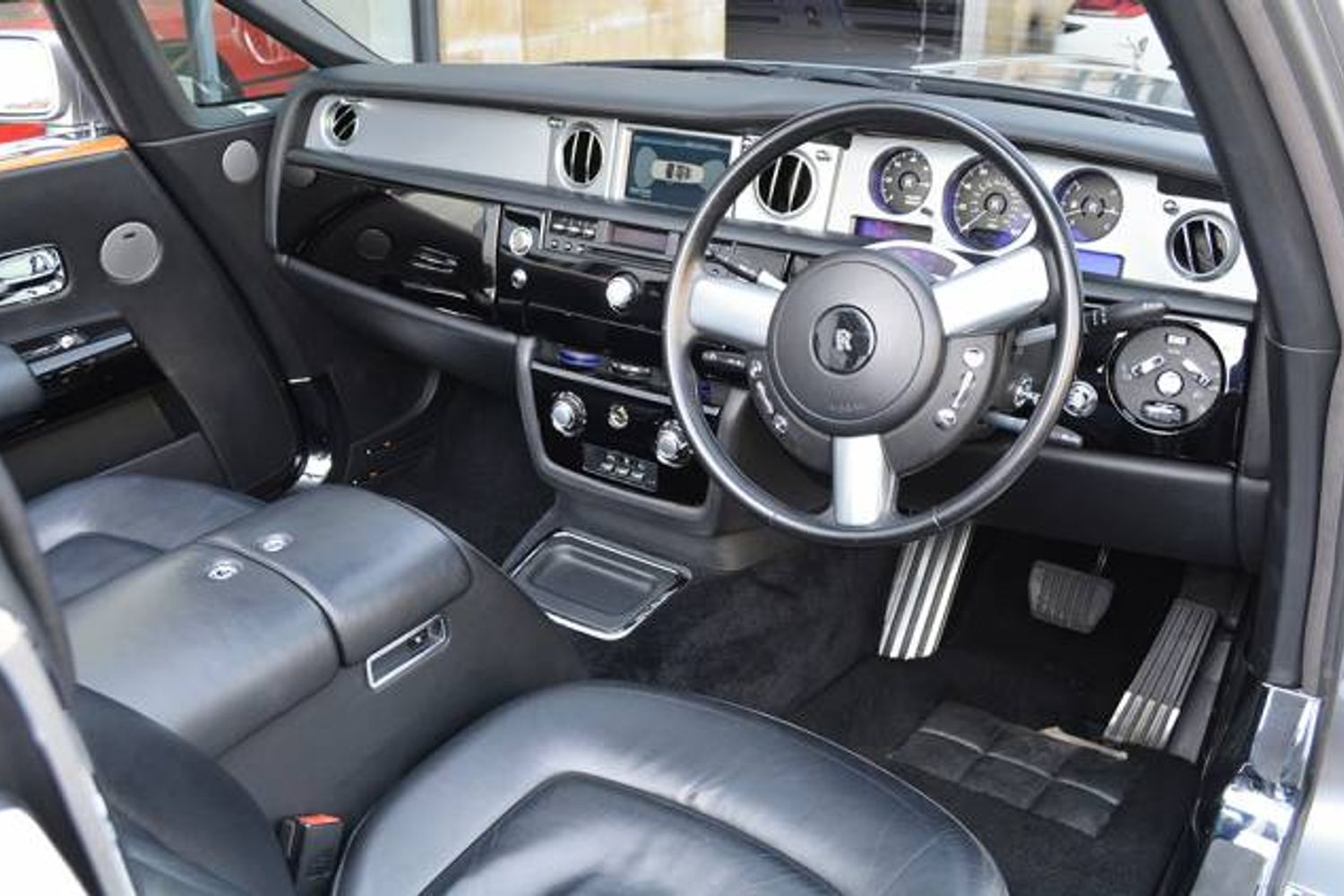 ROLLS-ROYCE PHANTOM DROPHEAD COUPE 2dr Auto