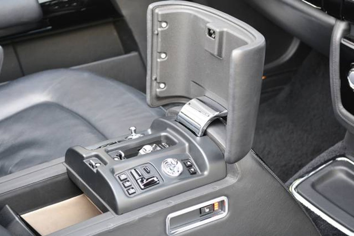 ROLLS-ROYCE PHANTOM DROPHEAD COUPE 2dr Auto