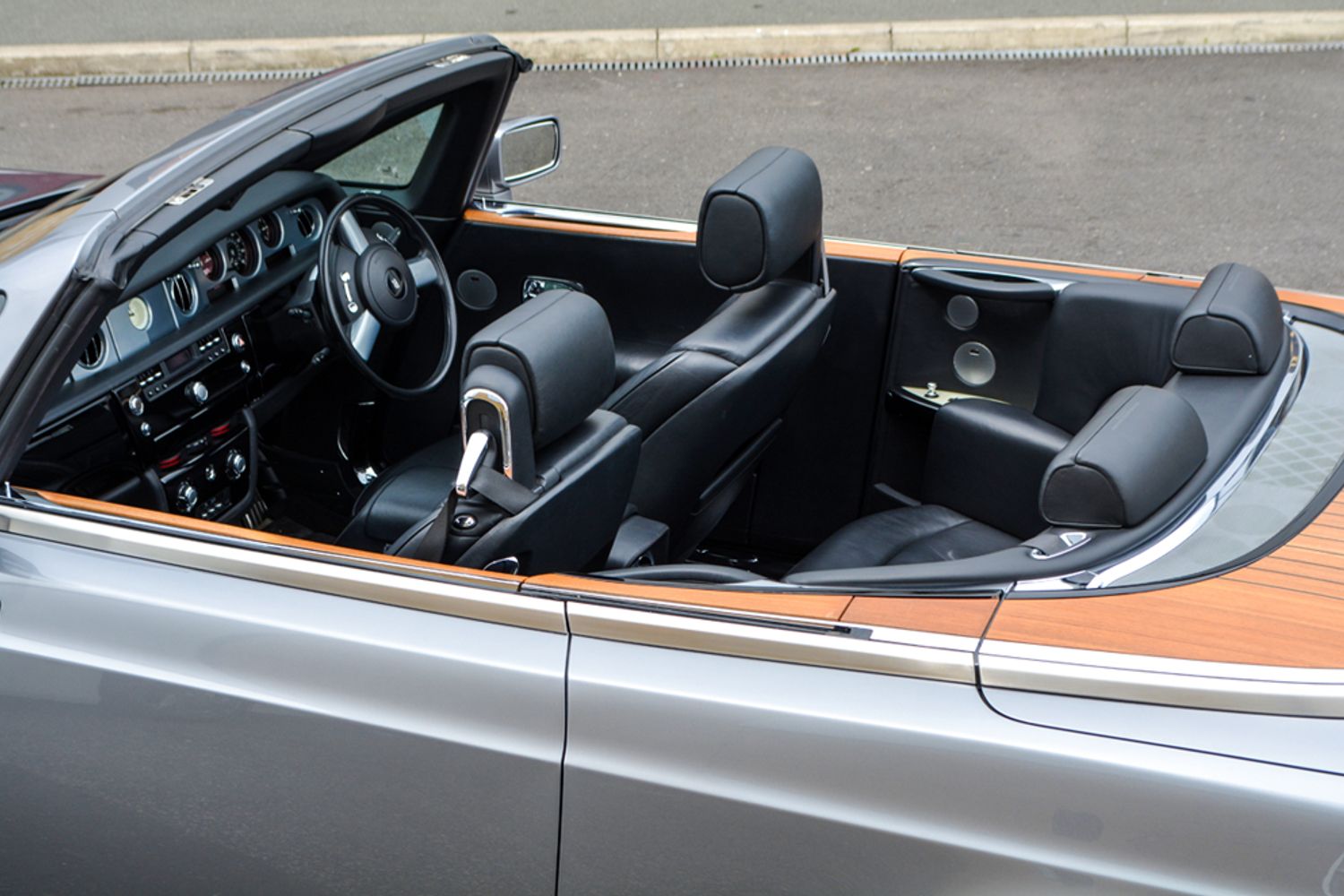 ROLLS-ROYCE PHANTOM DROPHEAD COUPE 2dr Auto