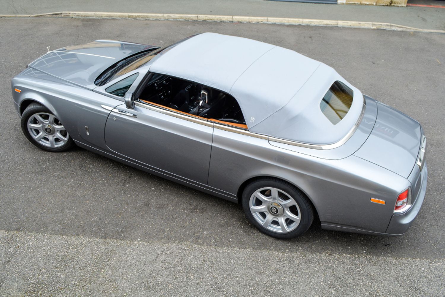 ROLLS-ROYCE PHANTOM DROPHEAD COUPE 2dr Auto