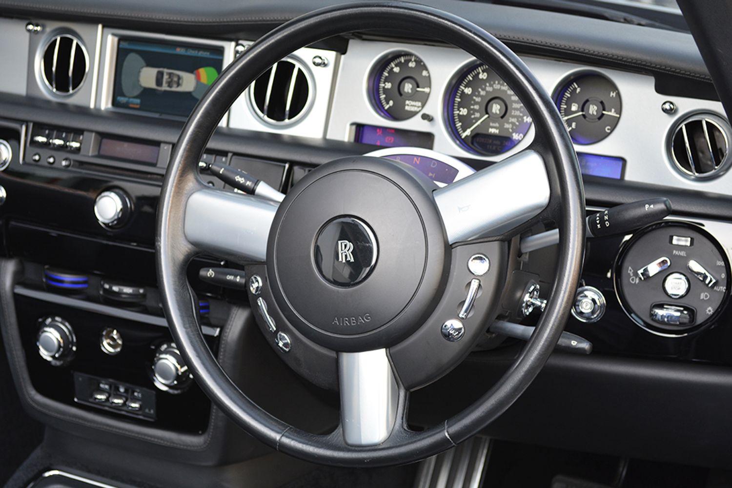 ROLLS-ROYCE PHANTOM DROPHEAD COUPE 2dr Auto