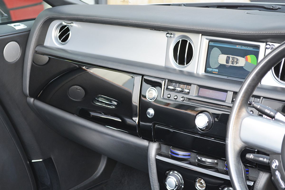 ROLLS-ROYCE PHANTOM DROPHEAD COUPE 2dr Auto