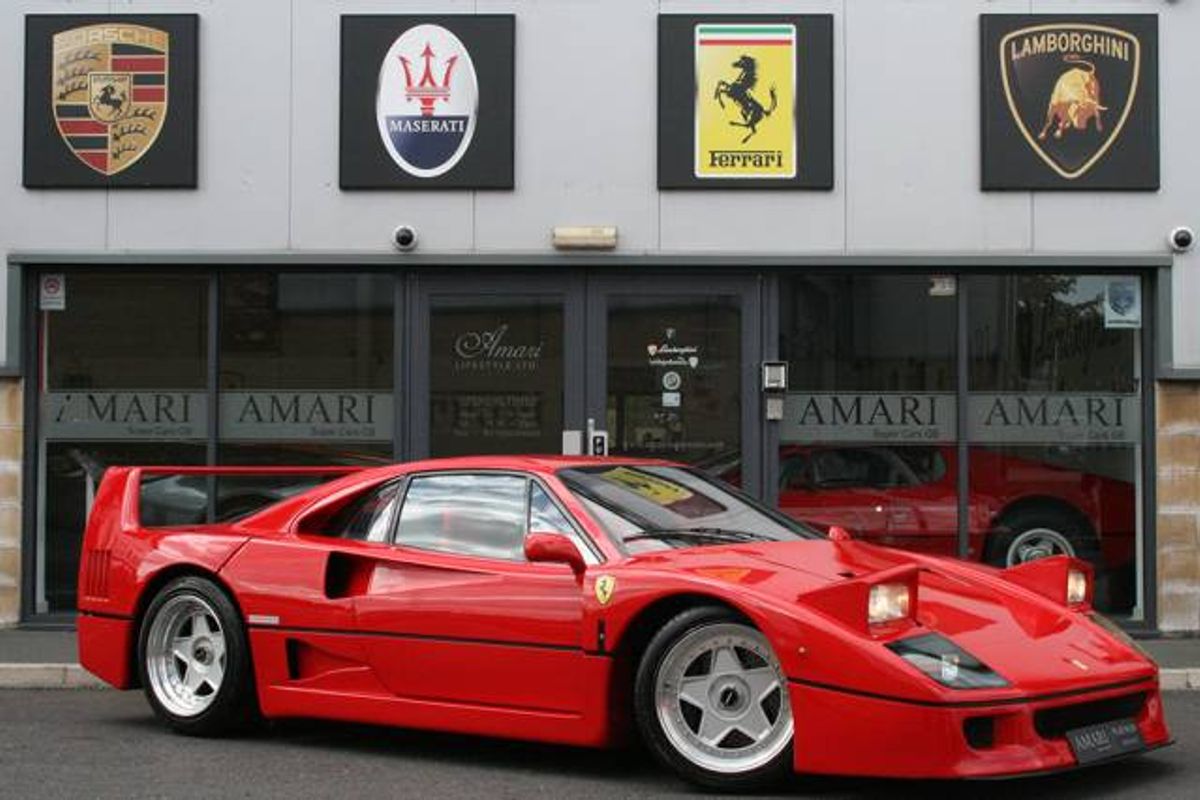 FERRARI F40 COUPE 2dr