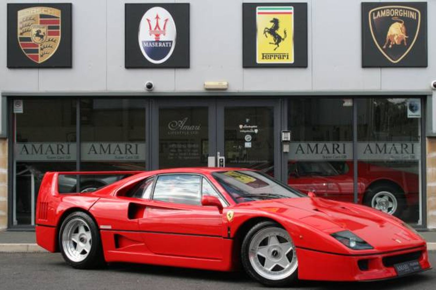 FERRARI F40 COUPE 2dr