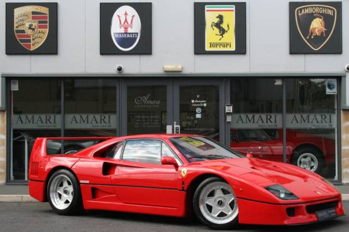 FERRARI F40 COUPE 2dr