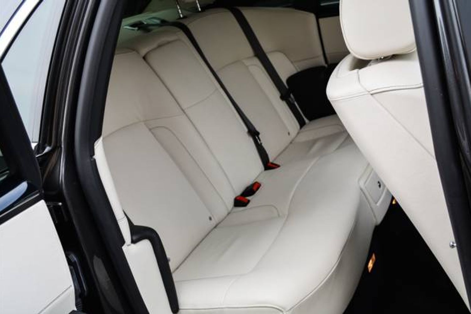 ROLLS-ROYCE GHOST SALOON 4dr Auto
