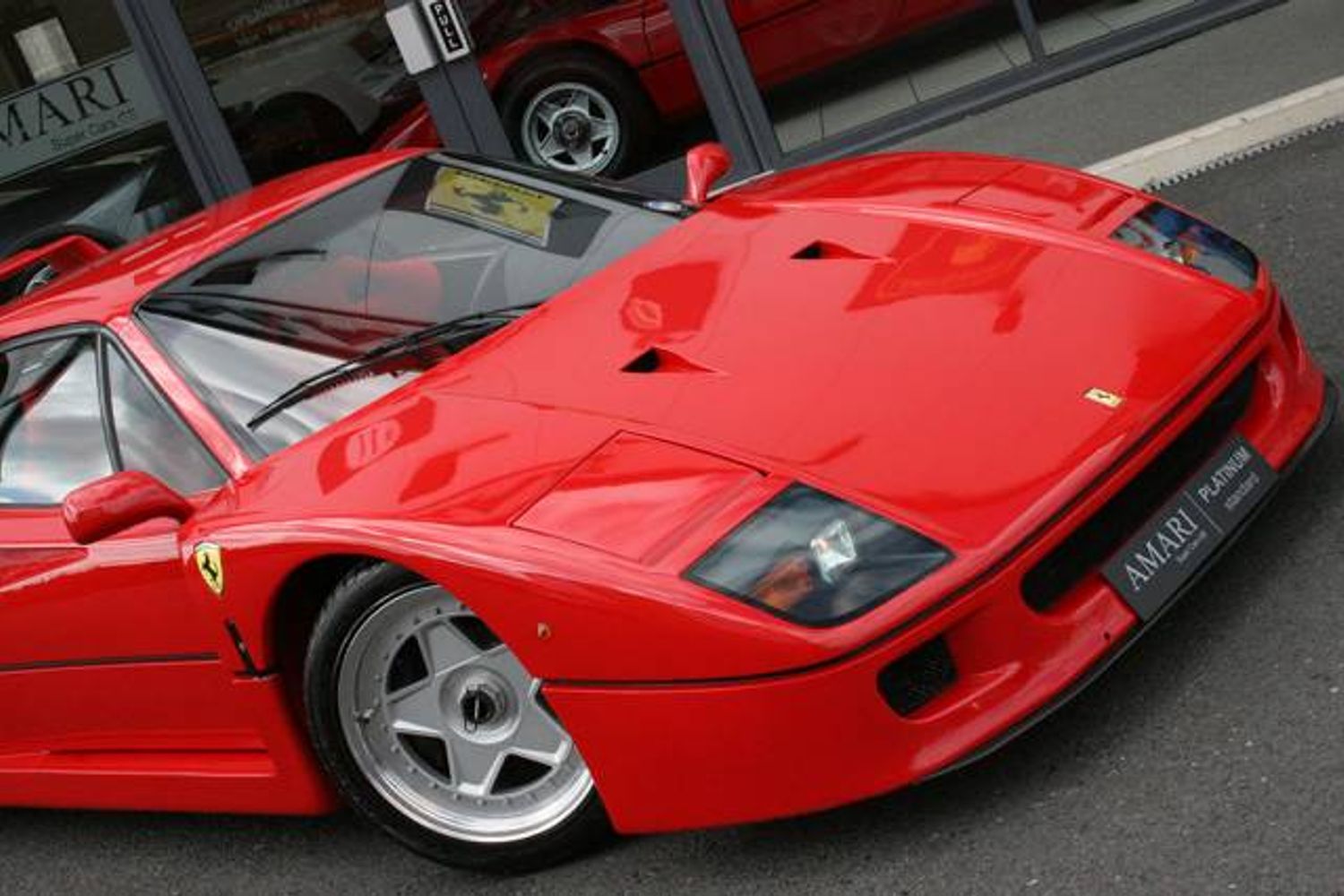 FERRARI F40 COUPE 2dr