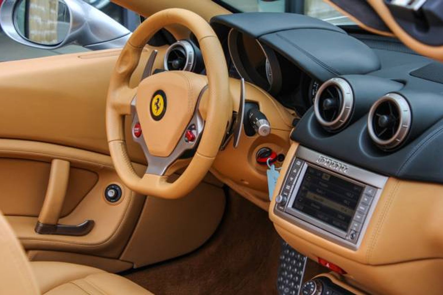FERRARI CALIFORNIA CONVERTIBLE 2+ F1 Auto [HELE]
