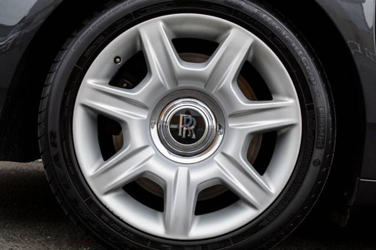 ROLLS-ROYCE GHOST SALOON 4dr Auto