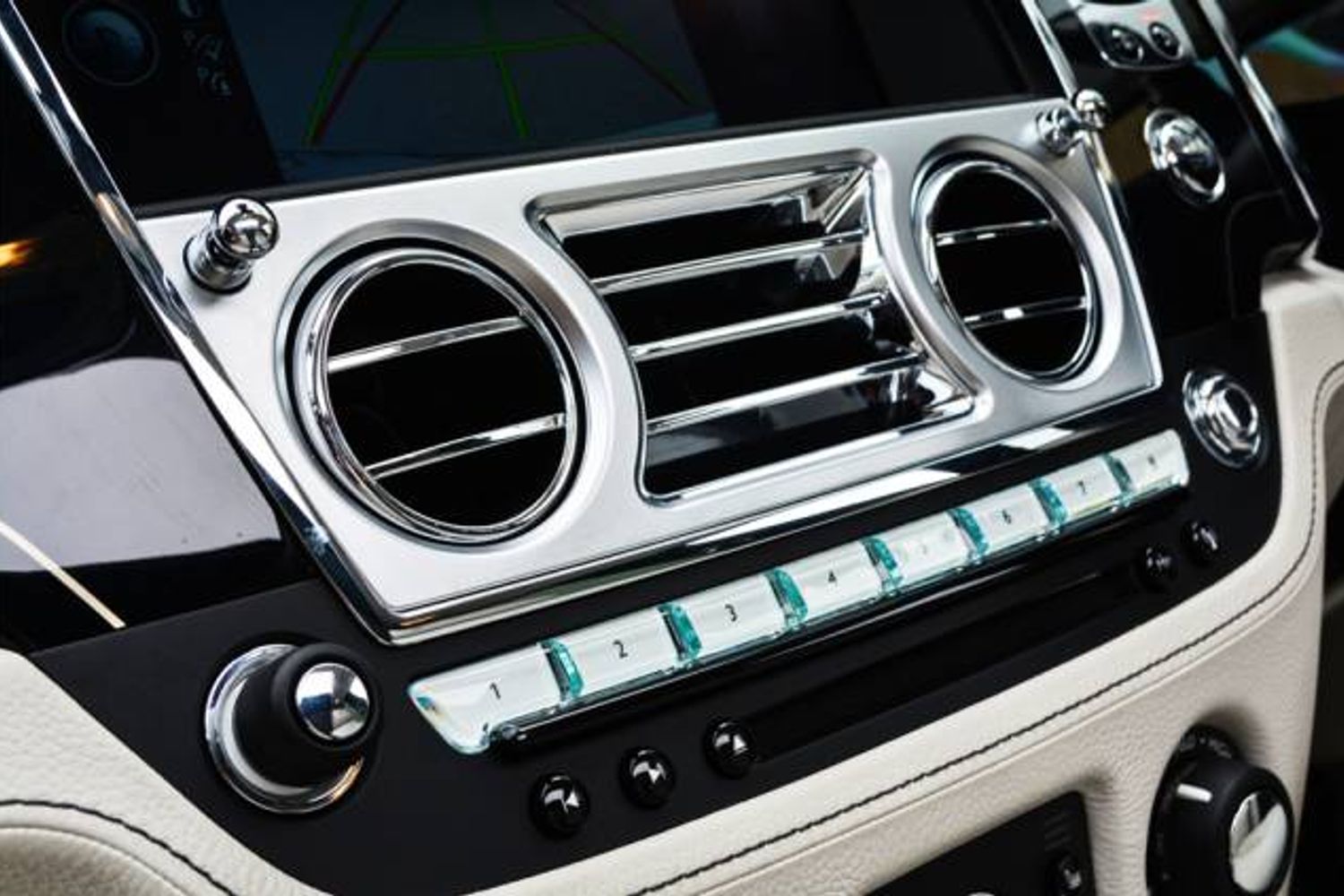 ROLLS-ROYCE GHOST SALOON 4dr Auto