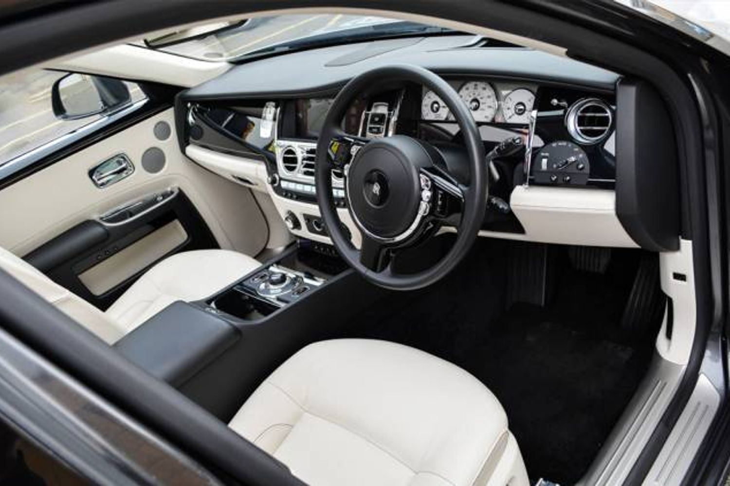 ROLLS-ROYCE GHOST SALOON 4dr Auto