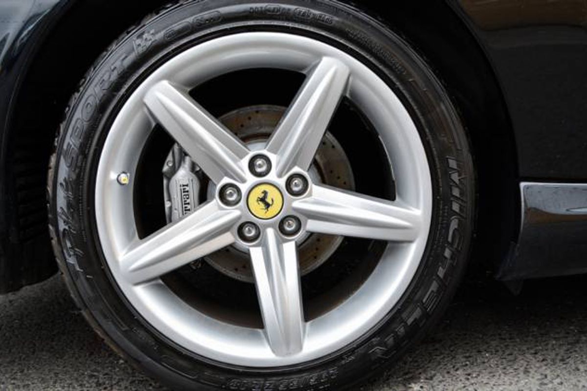 FERRARI 575M COUPE Maranello F1 Auto