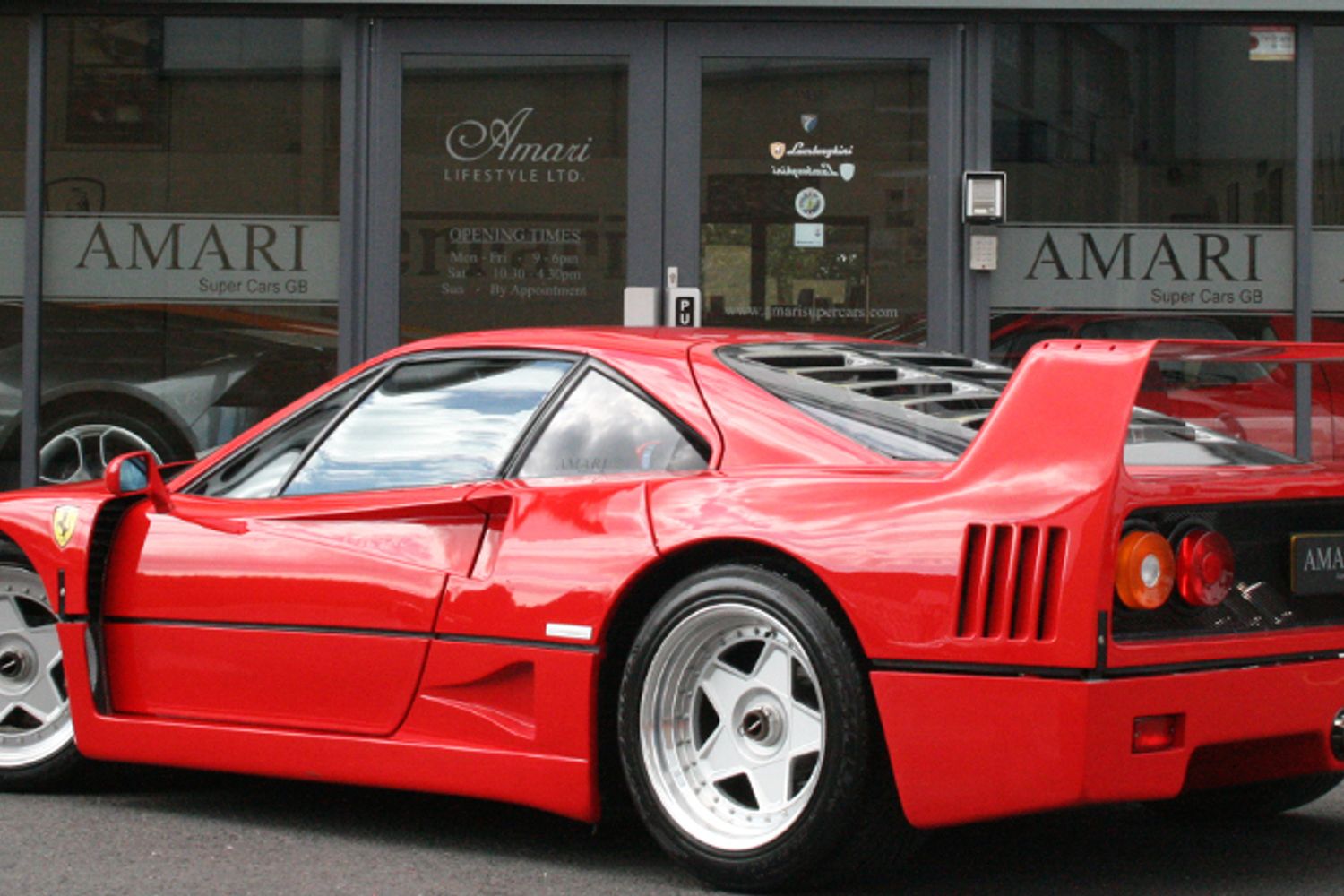 FERRARI F40 COUPE 2dr