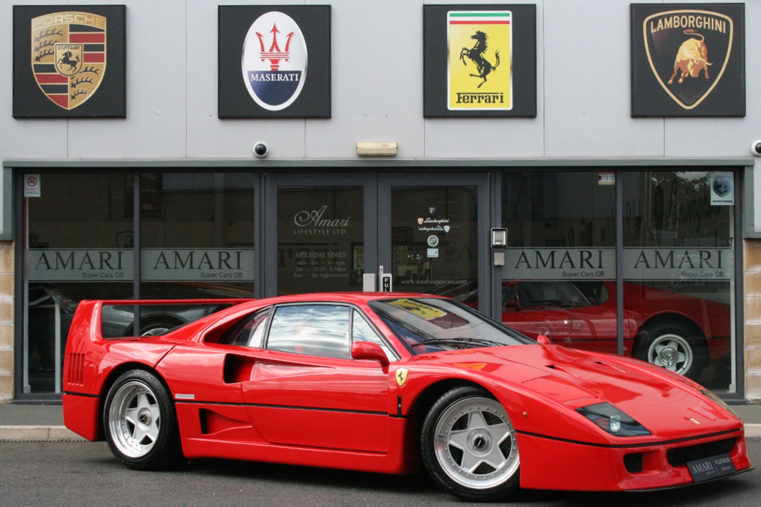 FERRARI F40 COUPE 2dr