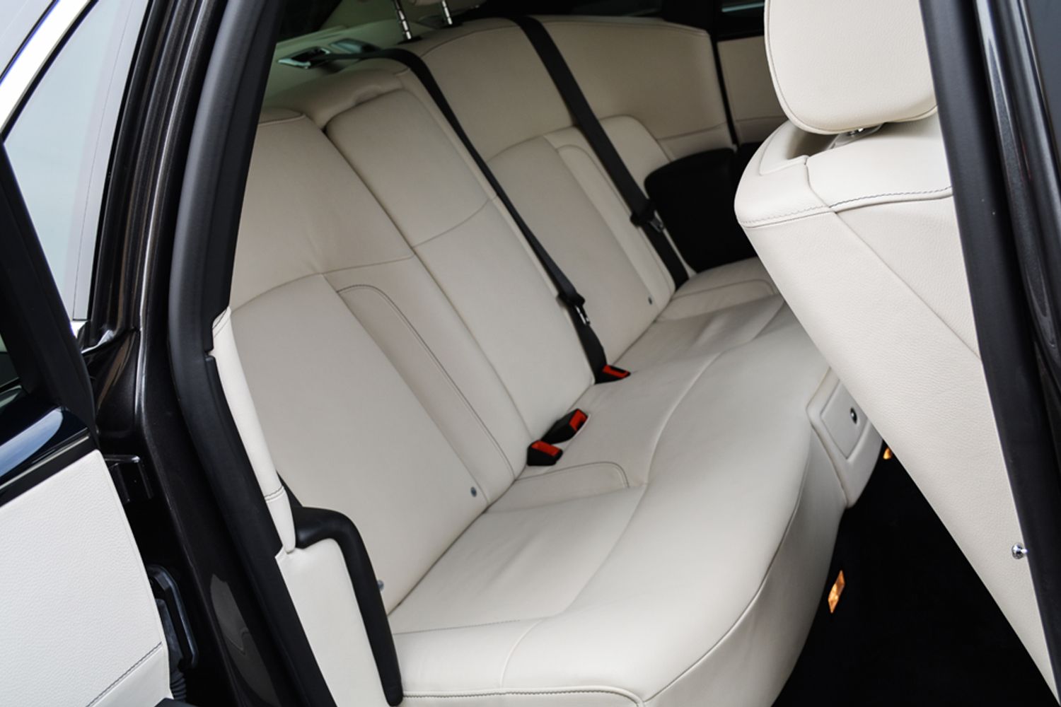 ROLLS-ROYCE GHOST SALOON 4dr Auto