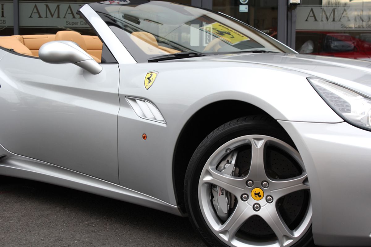 FERRARI CALIFORNIA CONVERTIBLE 2+ F1 Auto [HELE]