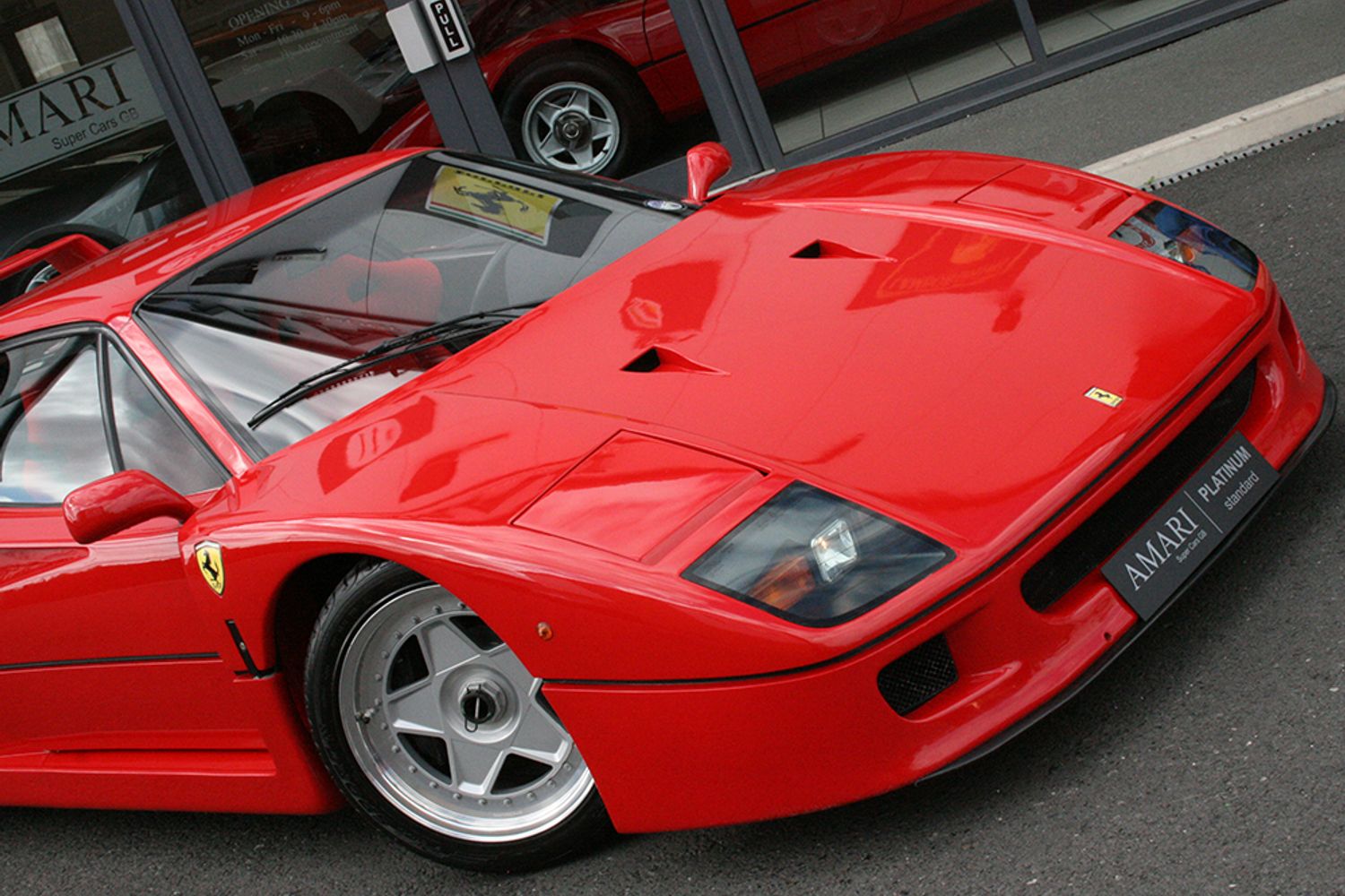 FERRARI F40 COUPE 2dr
