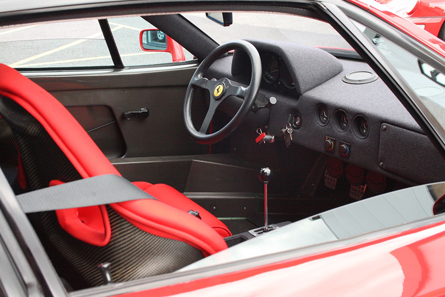 FERRARI F40 COUPE 2dr