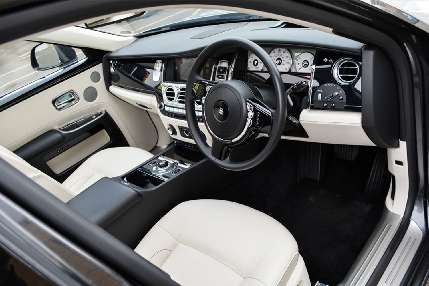 ROLLS-ROYCE GHOST SALOON 4dr Auto