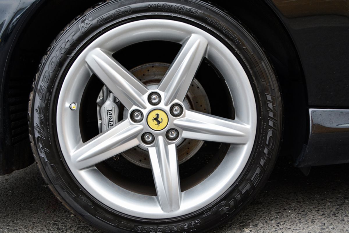 FERRARI 575M COUPE Maranello F1 Auto