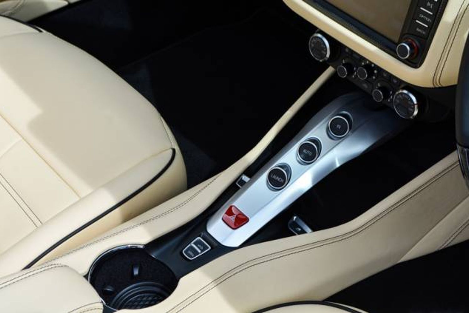 FERRARI CALIFORNIA California 3.9 T (Start/Stop)