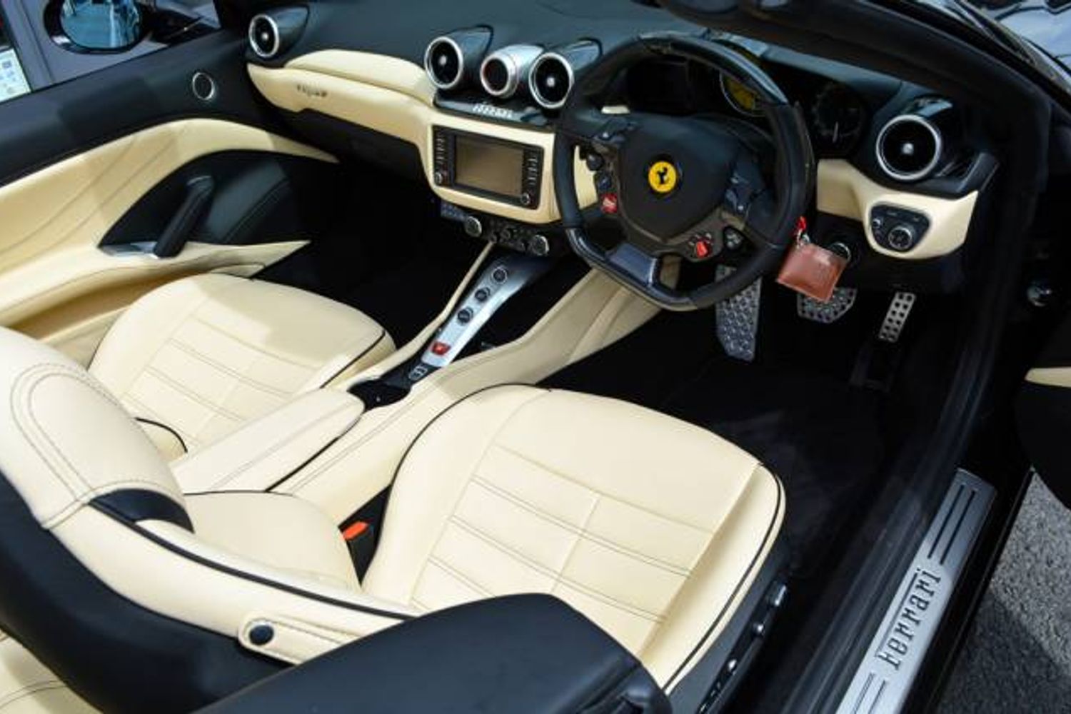 FERRARI CALIFORNIA California 3.9 T (Start/Stop)