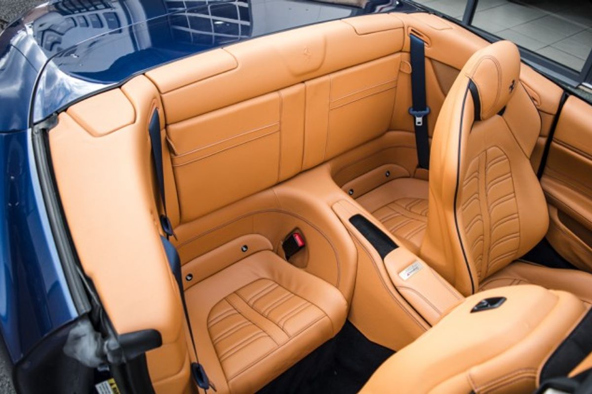 FERRARI CALIFORNIA CONVERTIBLE T Auto