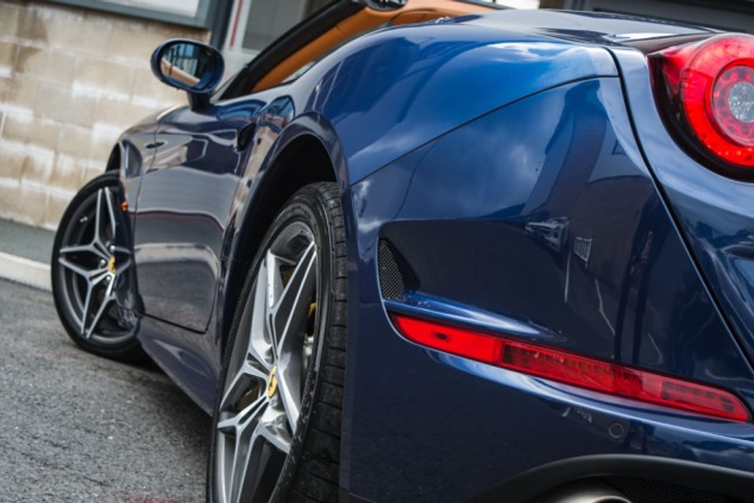 FERRARI CALIFORNIA CONVERTIBLE T Auto