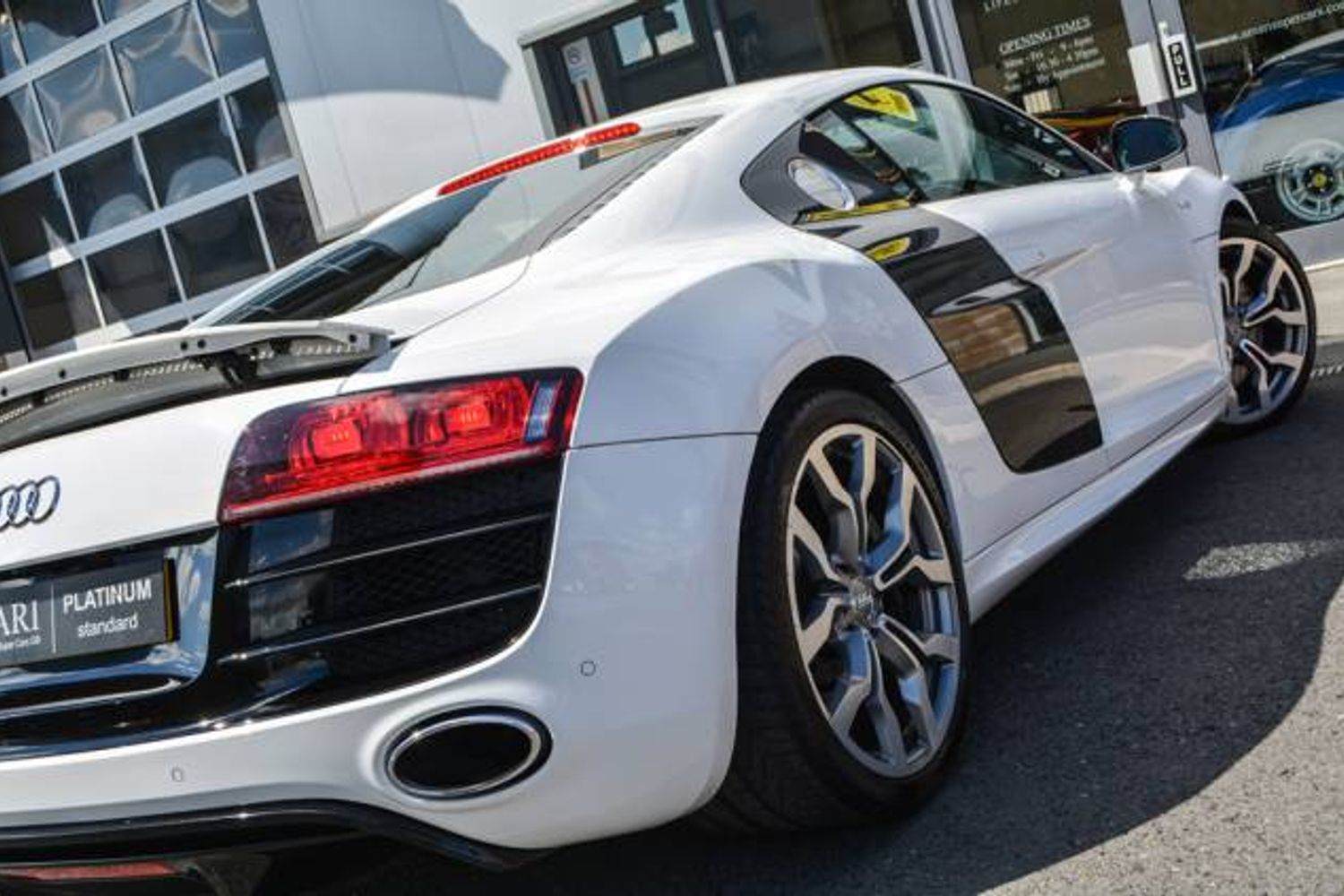 AUDI R8 COUPE 5.2 FSI Quattro R Tronic