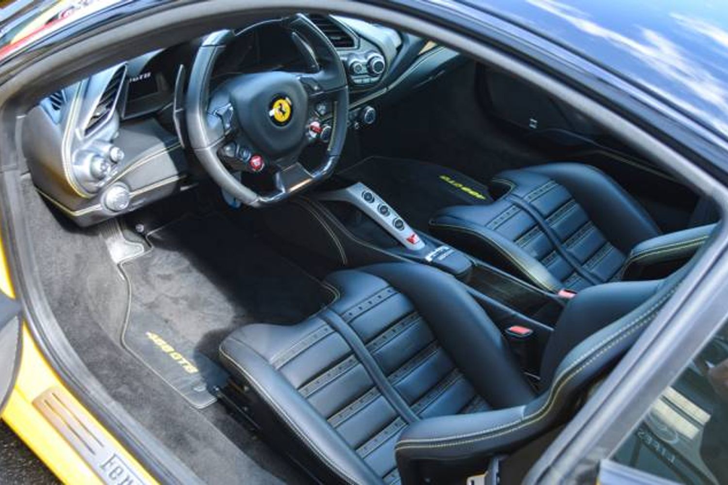 FERRARI 488 GTB Left Hand Drive