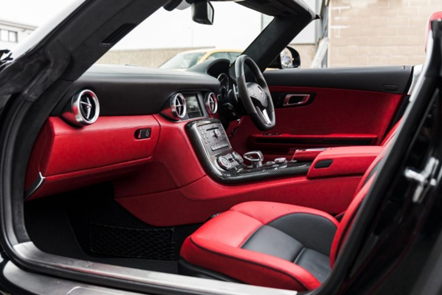 MERCEDES-BENZ SLS SLS 63 AMG Roadster Auto