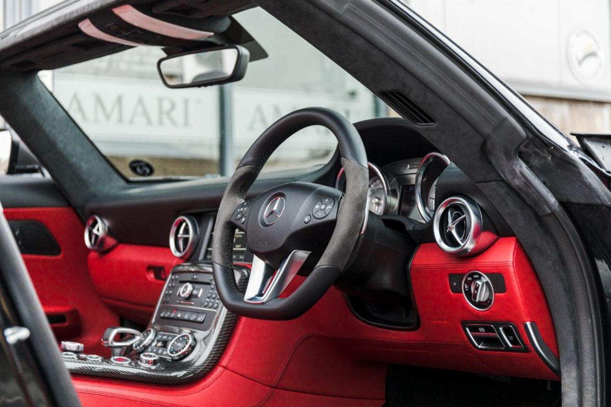 MERCEDES-BENZ SLS SLS 63 AMG Roadster Auto
