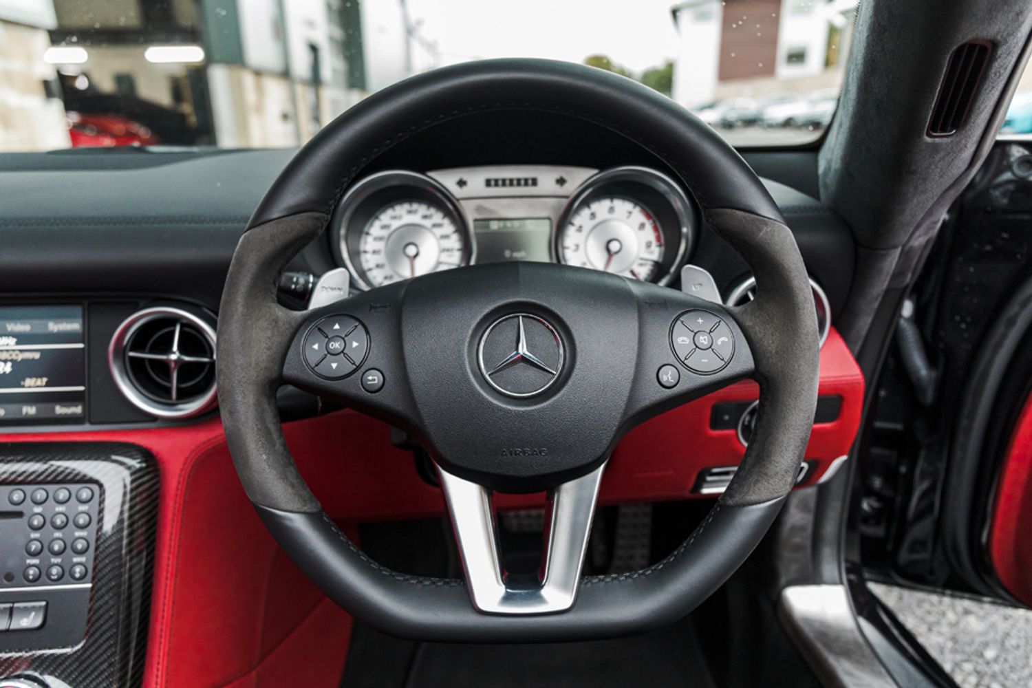 MERCEDES-BENZ SLS SLS 63 AMG Roadster Auto