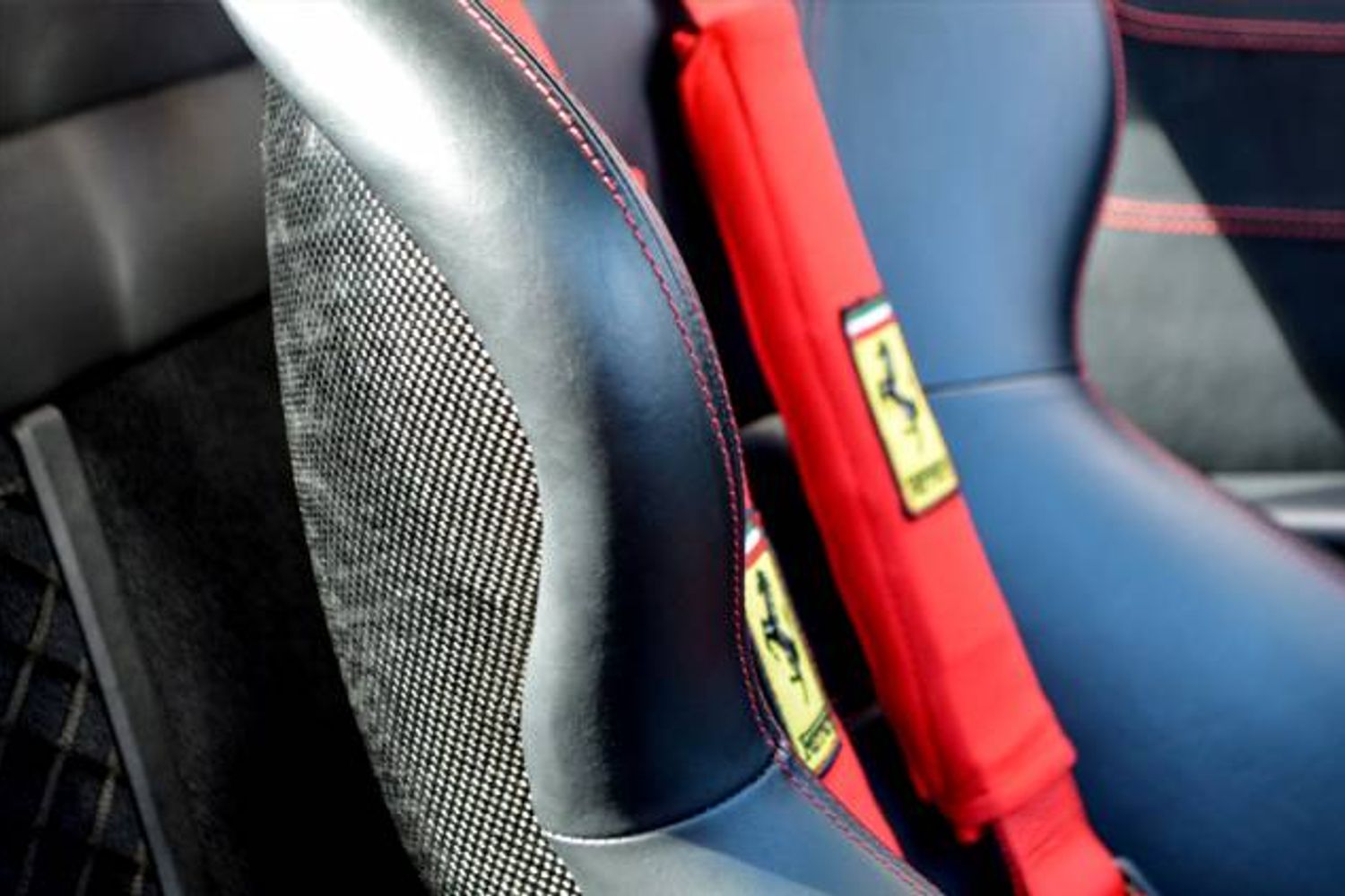FERRARI 575M COUPE Maranello F1 Auto