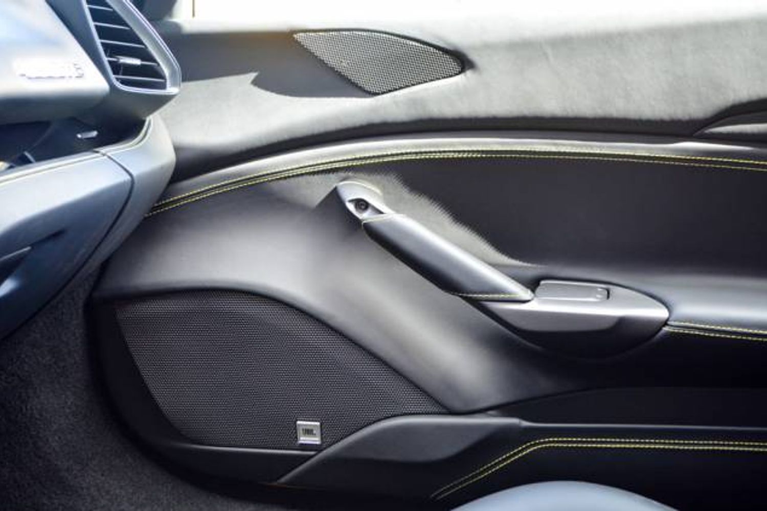 FERRARI 488 GTB Left Hand Drive