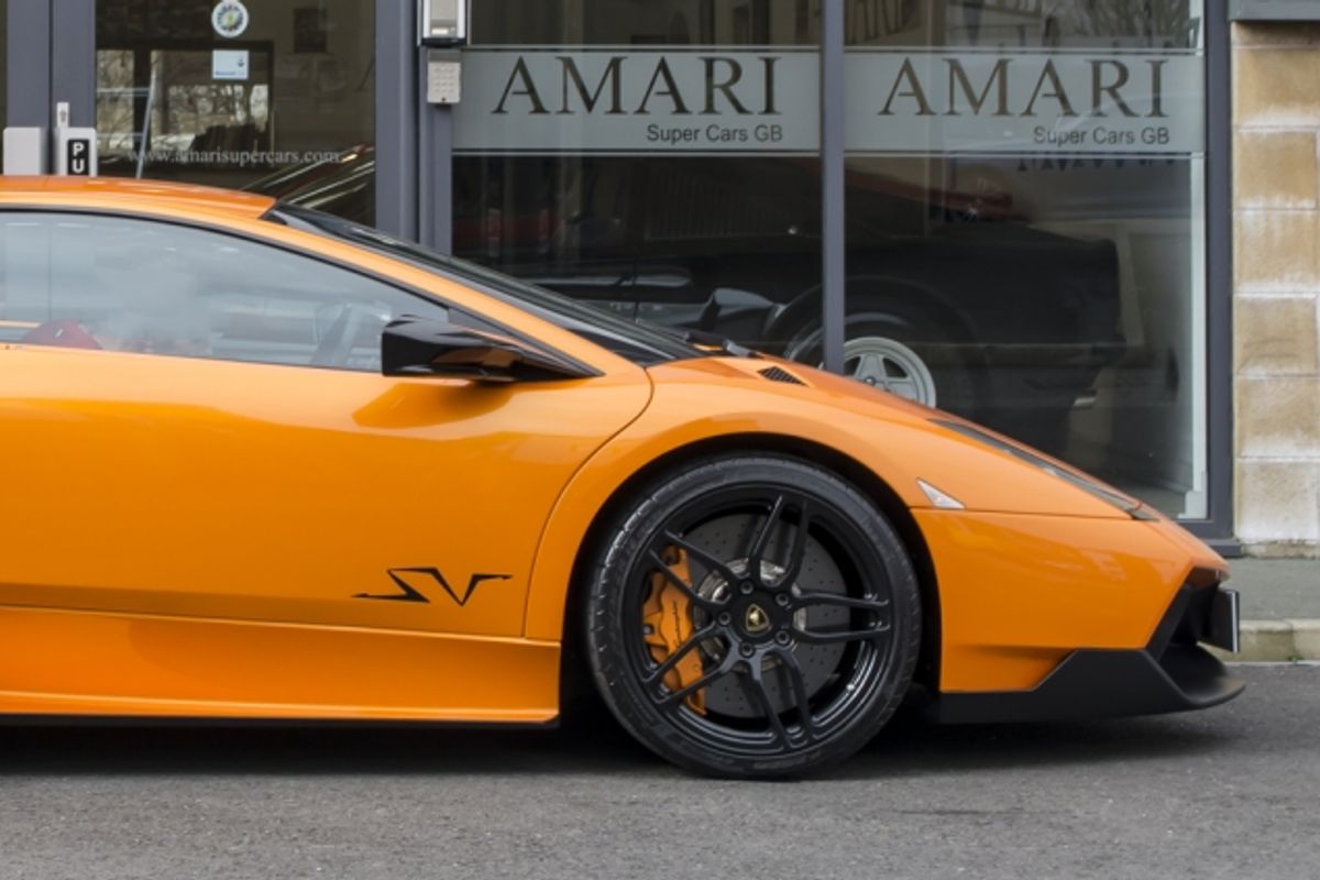 LAMBORGHINI Murcielago LP670-4 SV Superveloce