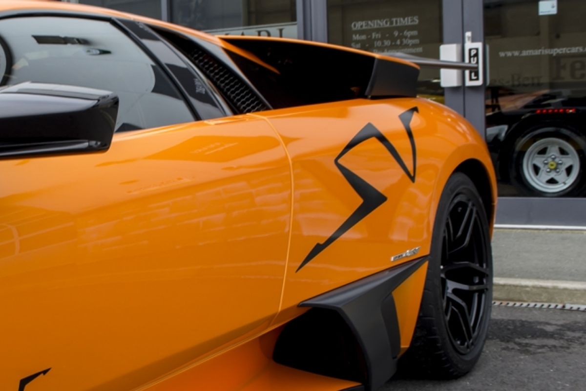 LAMBORGHINI Murcielago LP670-4 SV Superveloce