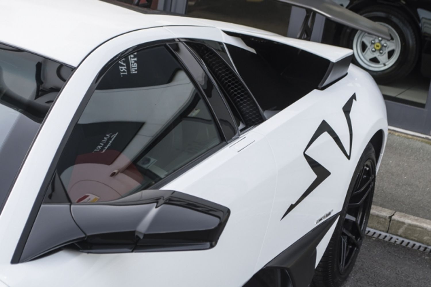 LAMBORGHINI Murcielago LP670-4 SV Superveloce