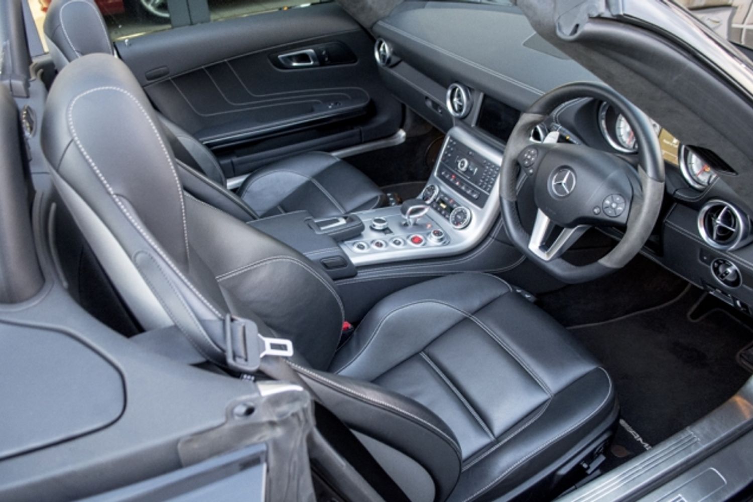 MERCEDES-BENZ SLS AMG ROADSTER SLS 63 Auto