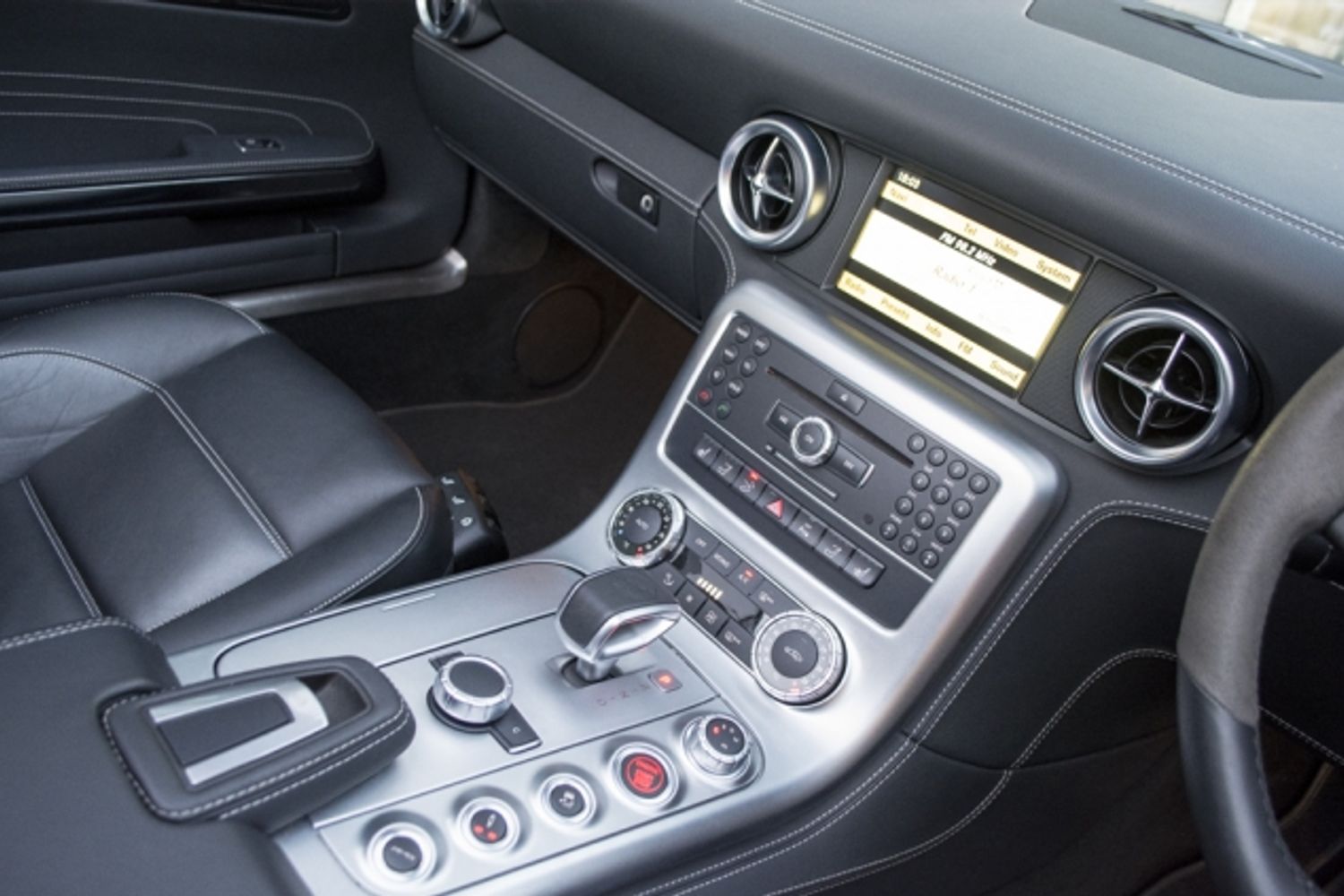 MERCEDES-BENZ SLS AMG ROADSTER SLS 63 Auto