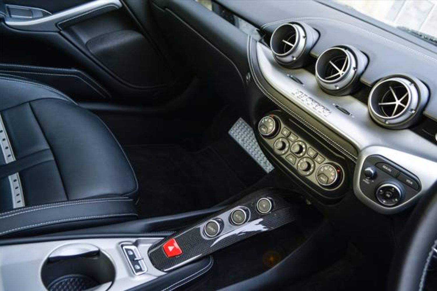FERRARI F12 BERLINETTA COUPE 2dr Auto
