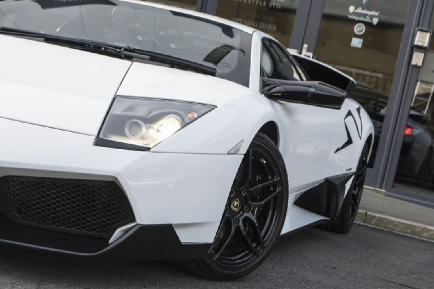LAMBORGHINI Murcielago LP670-4 SV Superveloce