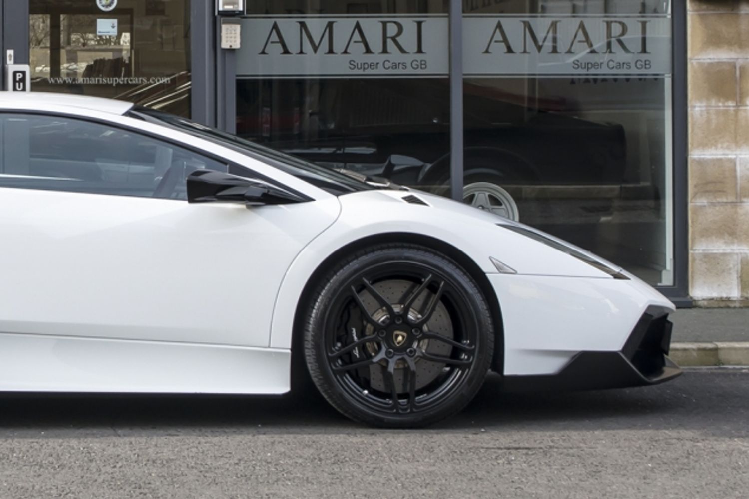 LAMBORGHINI Murcielago LP670-4 SV Superveloce