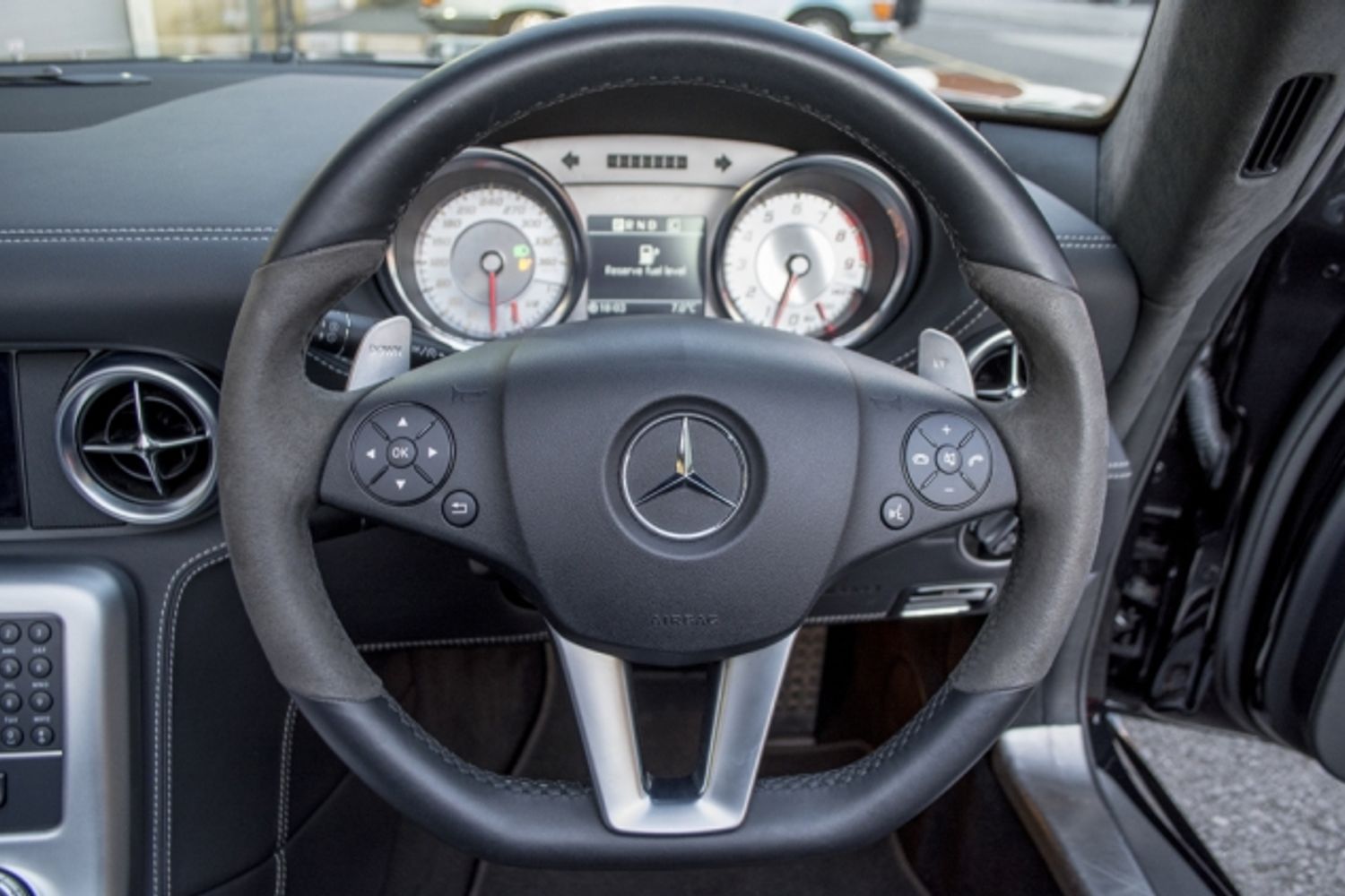 MERCEDES-BENZ SLS AMG ROADSTER SLS 63 Auto