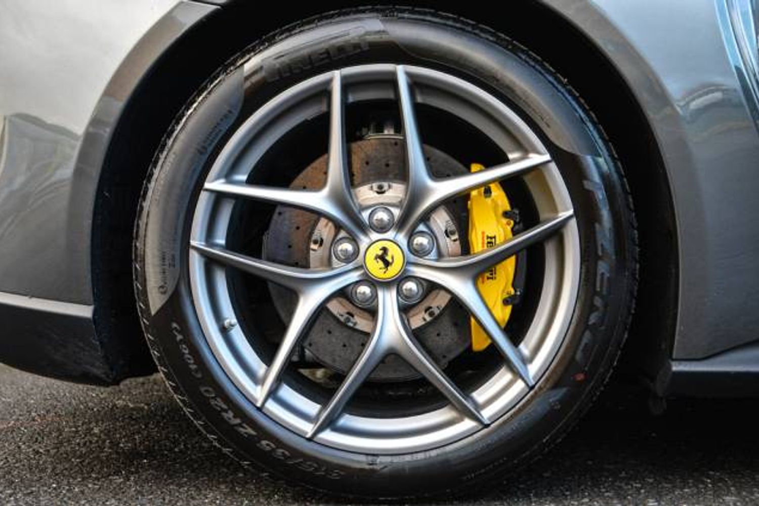 FERRARI F12 BERLINETTA COUPE 2dr Auto