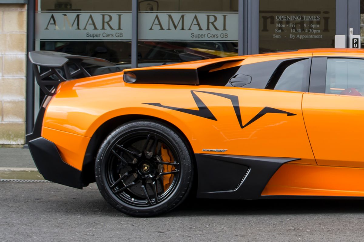 LAMBORGHINI Murcielago LP670-4 SV Superveloce