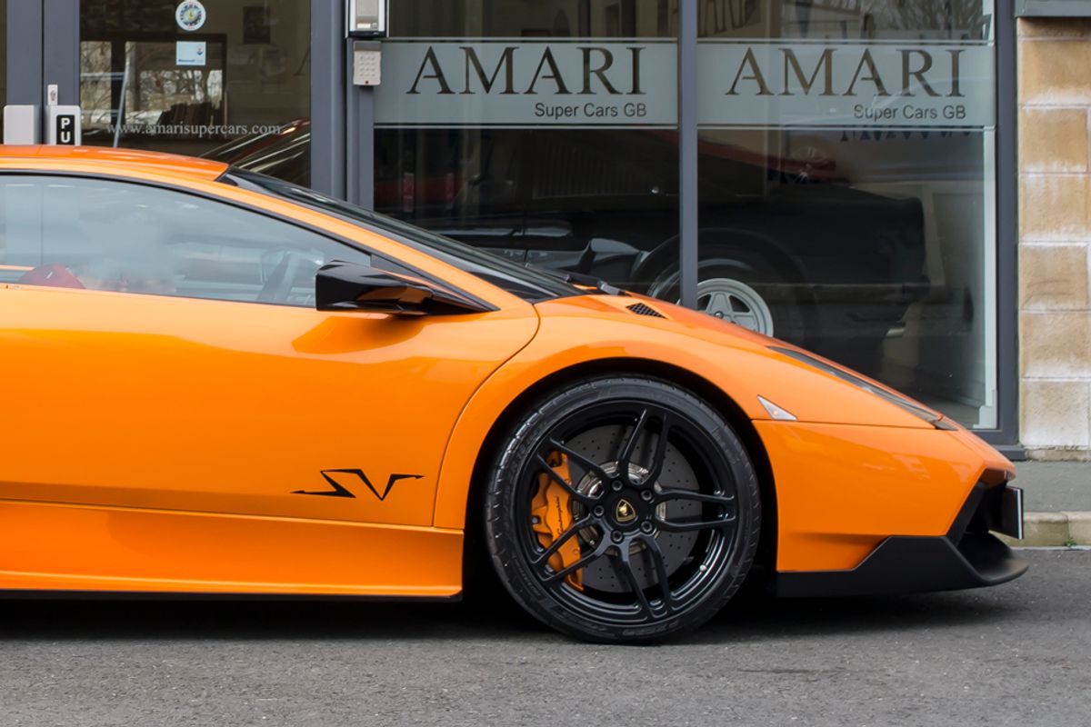 LAMBORGHINI Murcielago LP670-4 SV Superveloce