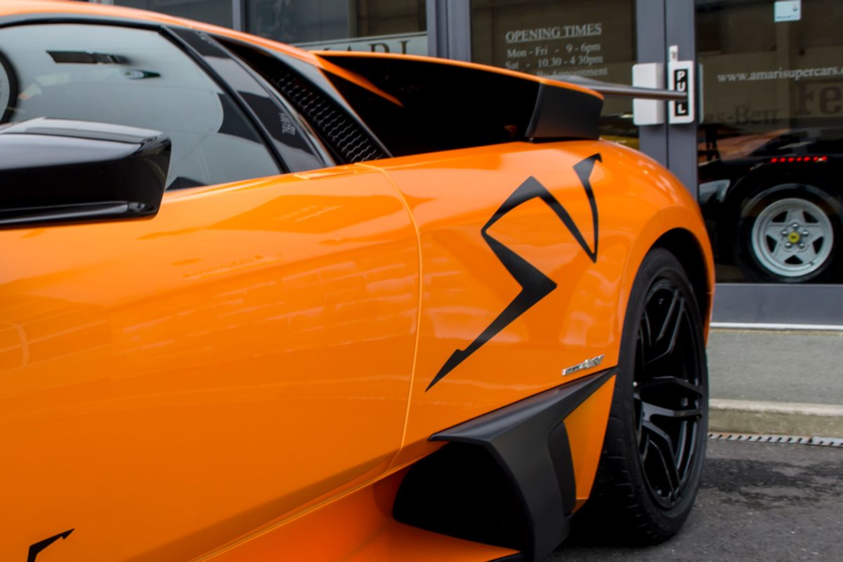 LAMBORGHINI Murcielago LP670-4 SV Superveloce